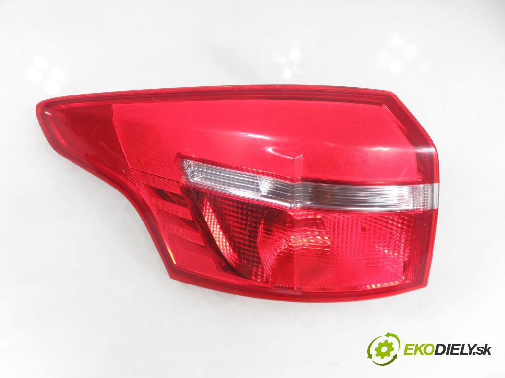 FORD FOCUS III Turnier KOMBI 2015 88,00 1.5 TDCi - XWDA 1499,00 Svetlo ľavé zadné F1EB13405D ; F1EB13405E