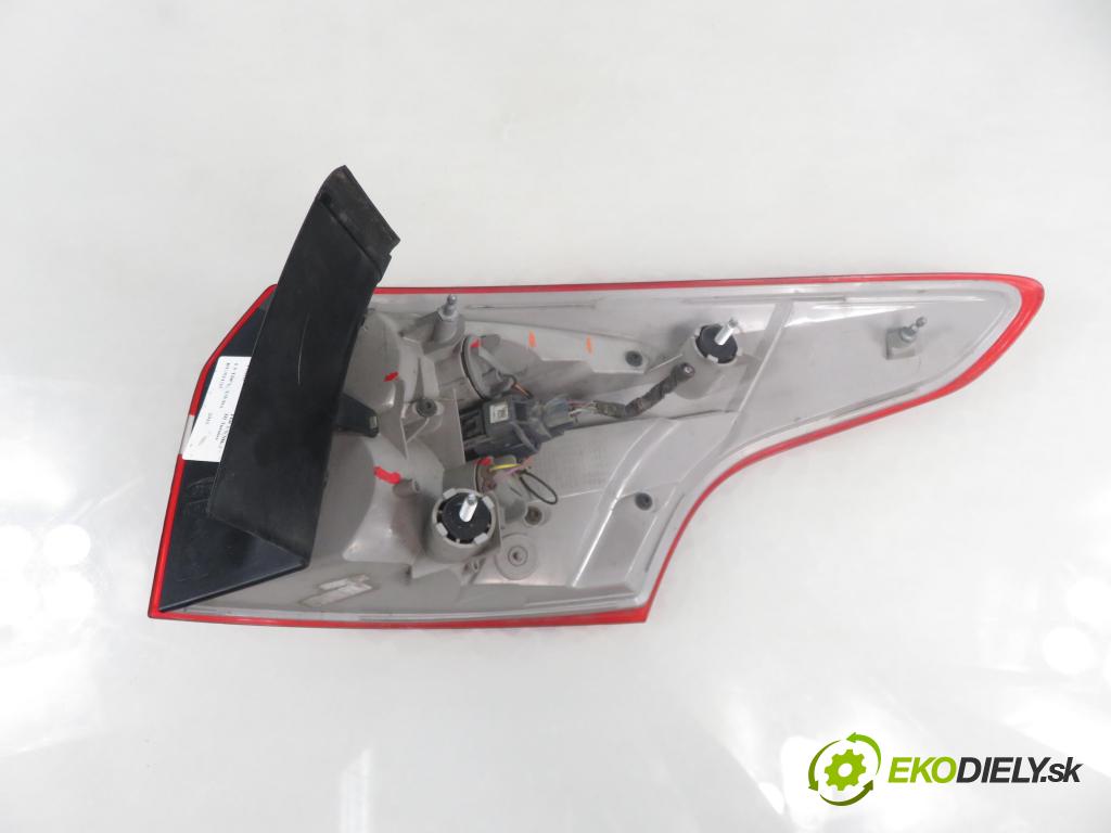 FORD FOCUS III Turnier KOMBI 2015 88,00 1.5 TDCi - XWDA 1499,00 Svetlo ľavé zadné F1EB13405D ; F1EB13405E