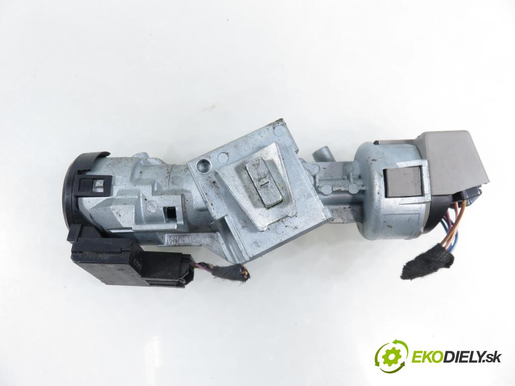 FORD FOCUS III Turnier KOMBI 2015 88,00 1.5 TDCi - XWDA 1499,00 spinačka 3M513F880AE (Spínacia skrinka)