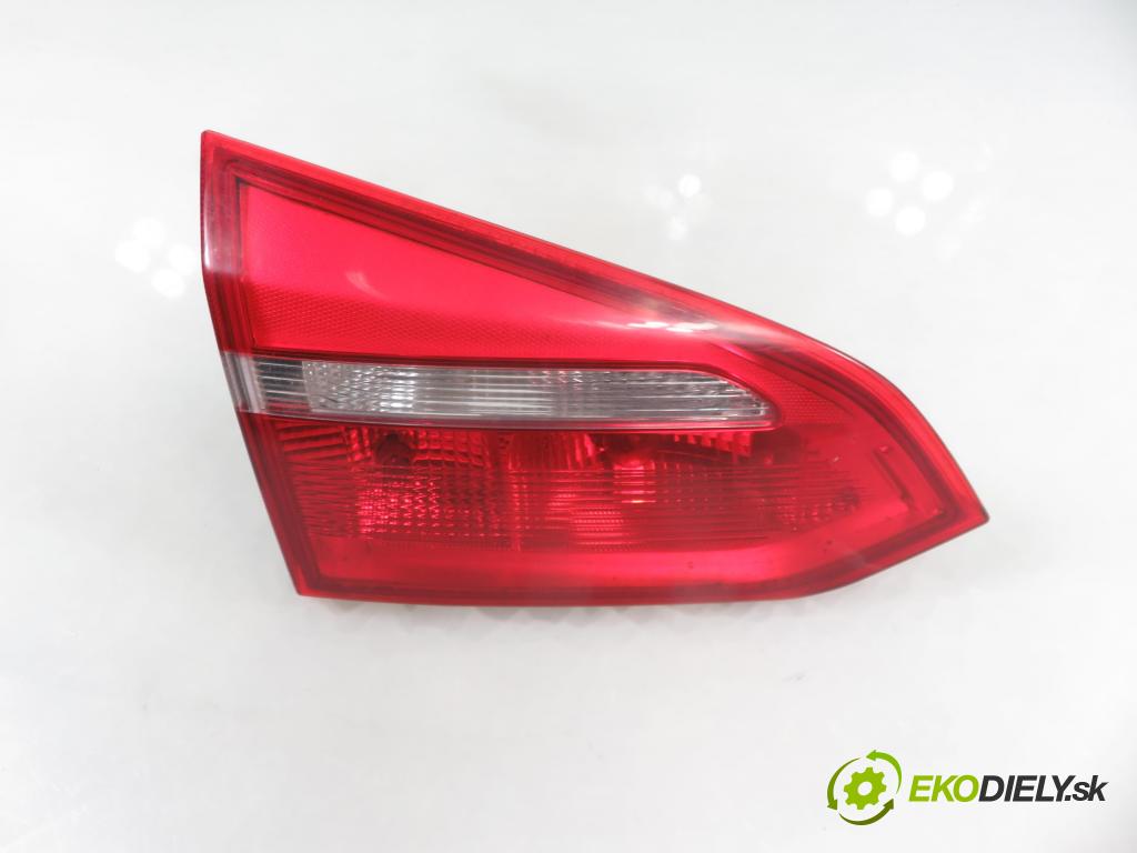 FORD FOCUS III Turnier KOMBI 2015 88,00 1.5 TDCi - XWDA 1499,00 Svetlo ľavé zadné kufor F1EB13A603BA