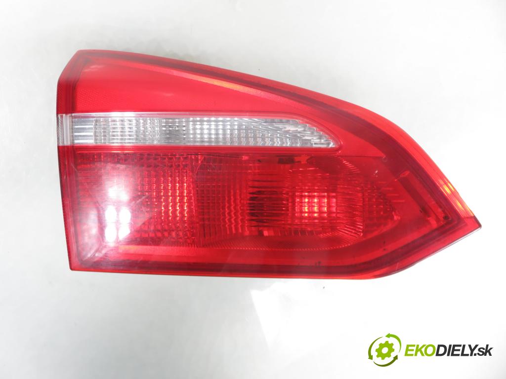 FORD FOCUS III Turnier KOMBI 2015 88,00 1.5 TDCi - XWDA 1499,00 Svetlo ľavé zadné kufor F1EB13A603BA