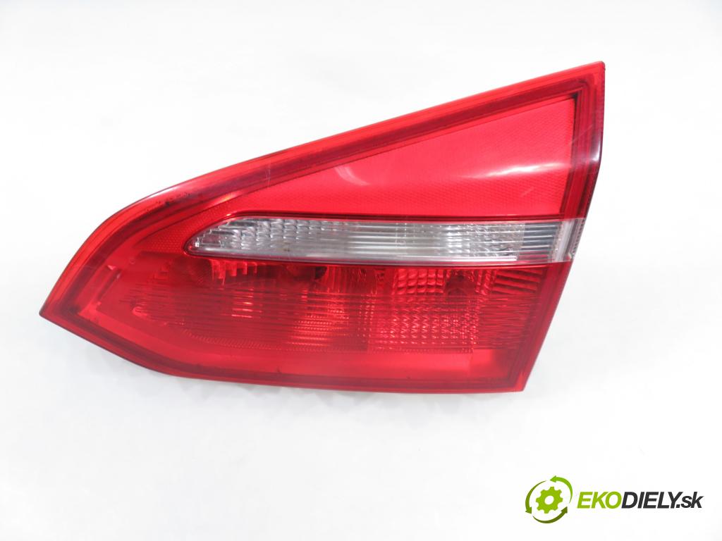 FORD FOCUS III Turnier KOMBI 2015 88,00 1.5 TDCi - XWDB 1499,00 Svetlo pravé zadné kufor F1EB13A602BA