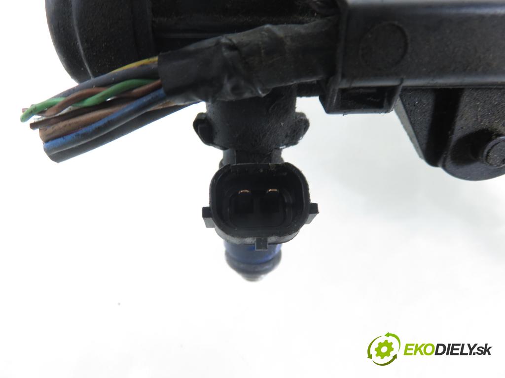 SEAT IBIZA III (6L1) HB 2007 55,00 1.4 16V - BKY 1390,00 Lišta vstrekovacia 036906031AB ; 036133319BH (Vstrekovacia lišta)