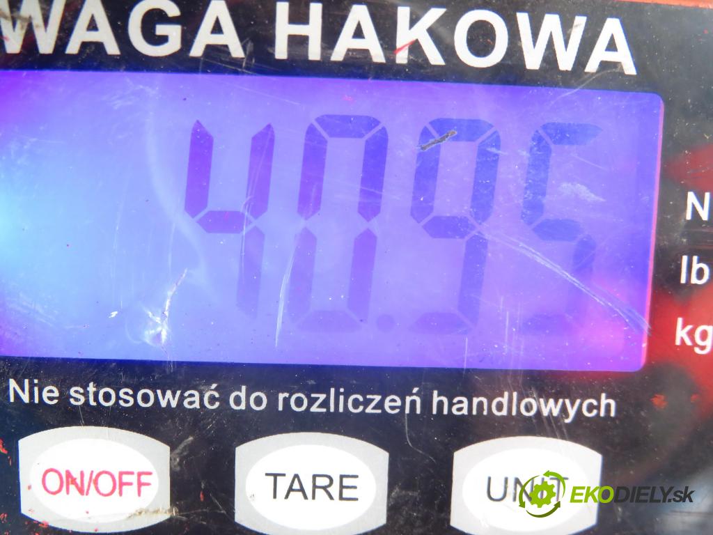 VW VENTO (1H2) SEDAN 1994 66,00 1.9 TDI - 1Z 1896,00 Výstuha zadná