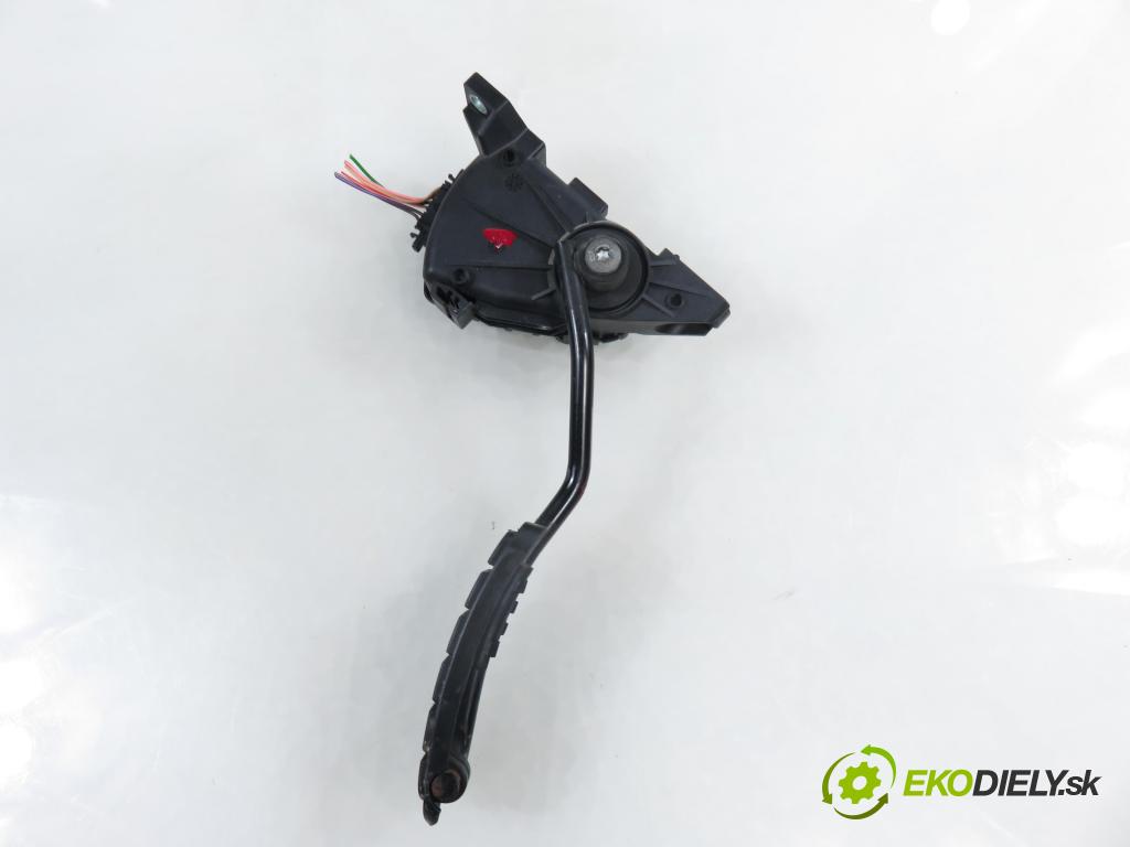 RENAULT MASTER II Skrzynia (FD) FURGON 2007 88,00 2.5 dCi 120 - G9U 650 2464,00 Potenciometer plynu 8200724059 (Potenciometer plynového pedálu)