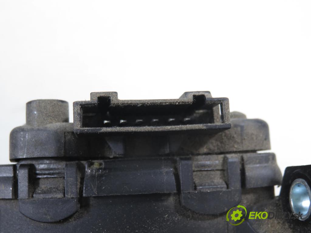 RENAULT MASTER II Skrzynia (FD) FURGON 2007 88,00 2.5 dCi 120 - G9U 650 2464,00 Potenciometer plynu 8200724059 (Potenciometer plynového pedálu)