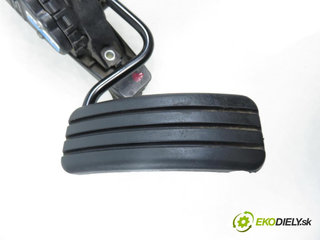 RENAULT ESPACE IV (JK0/1_) MINIVAN 2007 110,00 2.0 dCi 150 - M9R 740 1995,00 Potenciometer plynu 8200700390 (Potenciometer plynového pedálu)