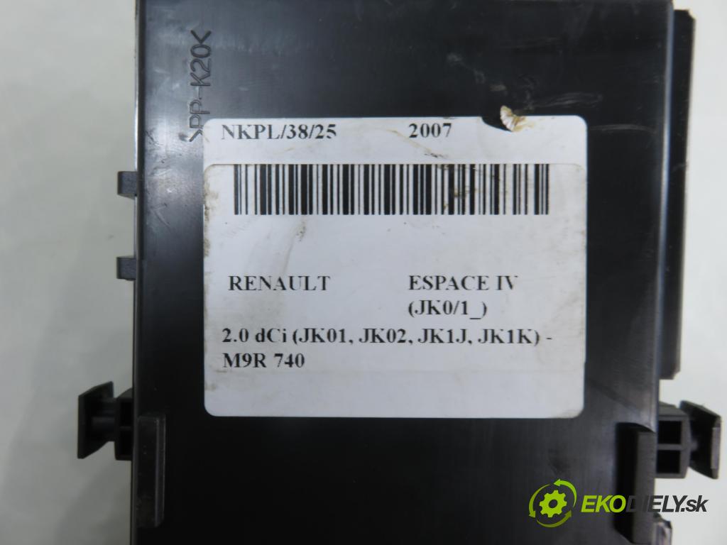 RENAULT ESPACE IV (JK0/1_) MINIVAN 2007 110,00 2.0 dCi 150 - M9R 740 1995,00 MODUL komfortu 8200427761B