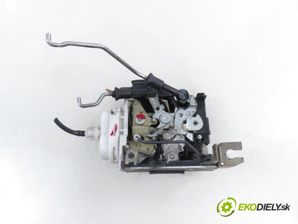 AUDI A3 (8L1) HB 1996 92,00 1.8 - AGN 1781,00 zámok 8L1837015A