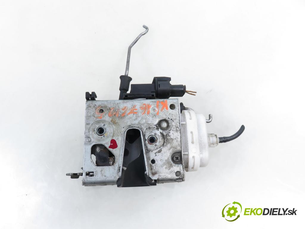 AUDI A3 (8L1) HB 1996 92,00 1.8 - AGN 1781,00 zámok 8L1837015A