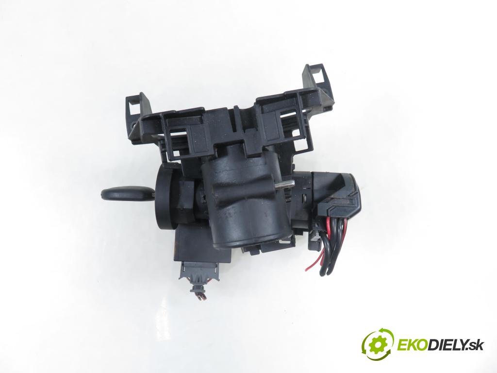 OPEL ZAFIRA A Nadwozie Wielkopojemne (MPV) (T98)  MINIVAN 2001 74,00 2.0 DTI 16V 101 - Y 20 DTH 1995,00 spinačka 90589313 ; 90589389 ; 5WK4763 (Spínacia skrinka)