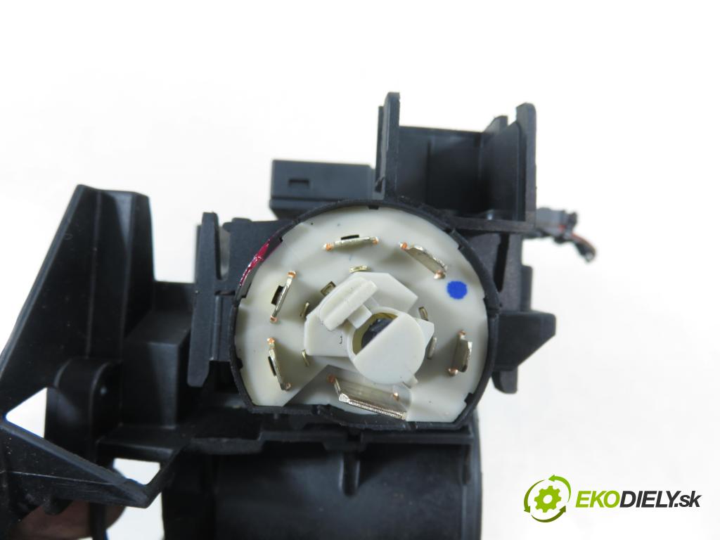 OPEL ZAFIRA A Nadwozie Wielkopojemne (MPV) (T98)  MINIVAN 2001 74,00 2.0 DTI 16V 101 - Y 20 DTH 1995,00 spinačka 90589313 ; 90589389 ; 5WK4763 (Spínacia skrinka)