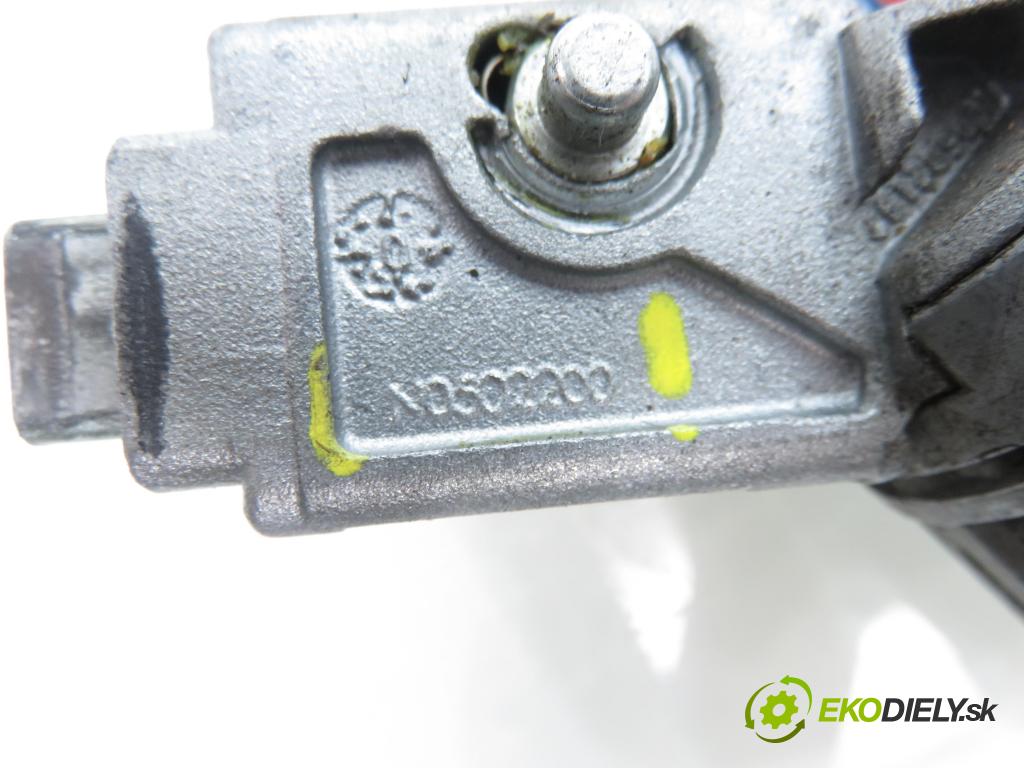 PEUGEOT 107 (PM_, PN_) HB 2006 50,00 1.0 68 - CFB (1KR) 998,00 spinačka N0502200 ; N0501477 (Spínacia skrinka)