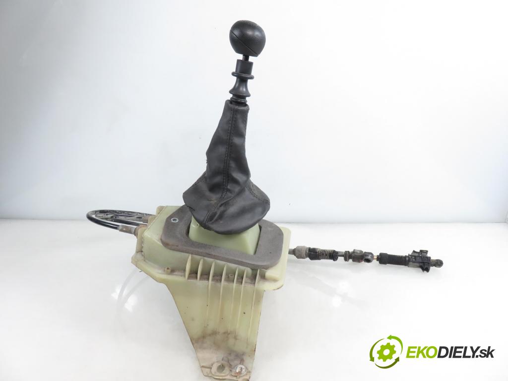 FIAT PUNTO (188_) HB 2003 44,00 1.2 60 - 188 A4.000 1242,00 ZVEDÁK: 46519173