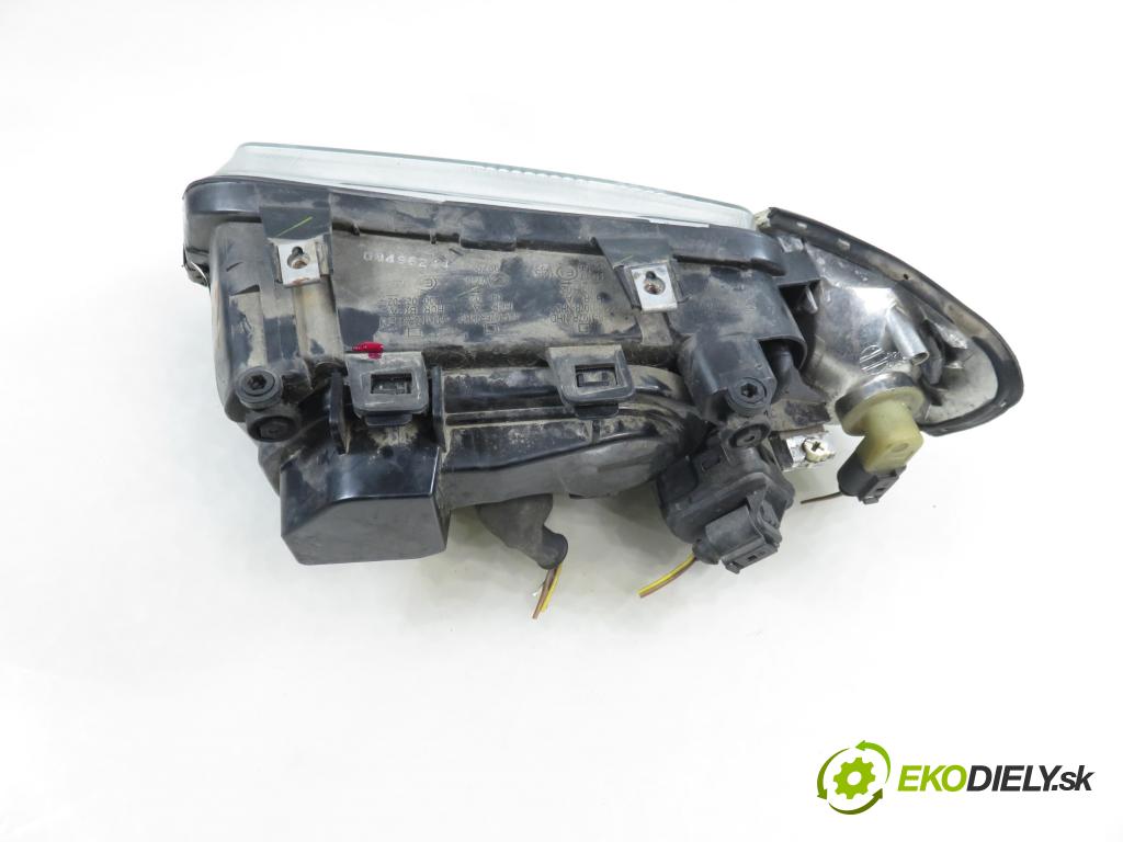 AUDI A3 (8L1) HB 1996 92,00 1.8 - AGN 1781,00 Svetlo PP