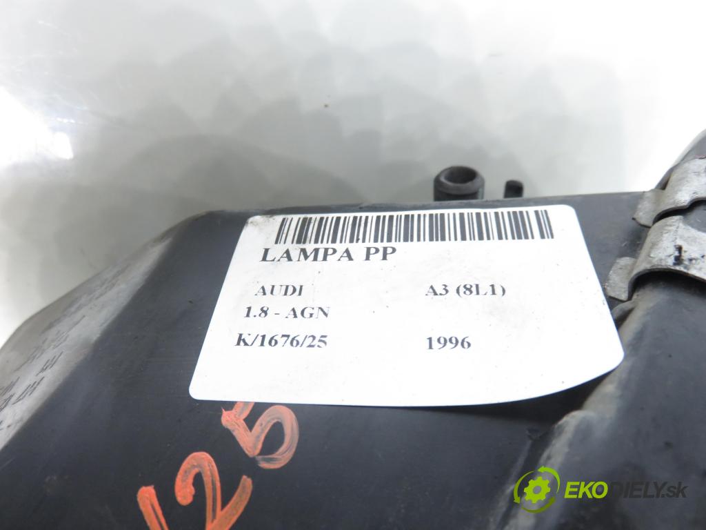 AUDI A3 (8L1) HB 1996 92,00 1.8 - AGN 1781,00 Svetlo PP