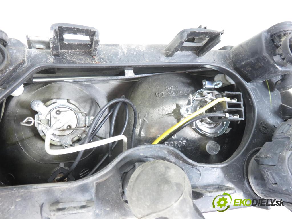 AUDI A3 (8L1) HB 1996 92,00 1.8 - AGN 1781,00 Svetlo PP