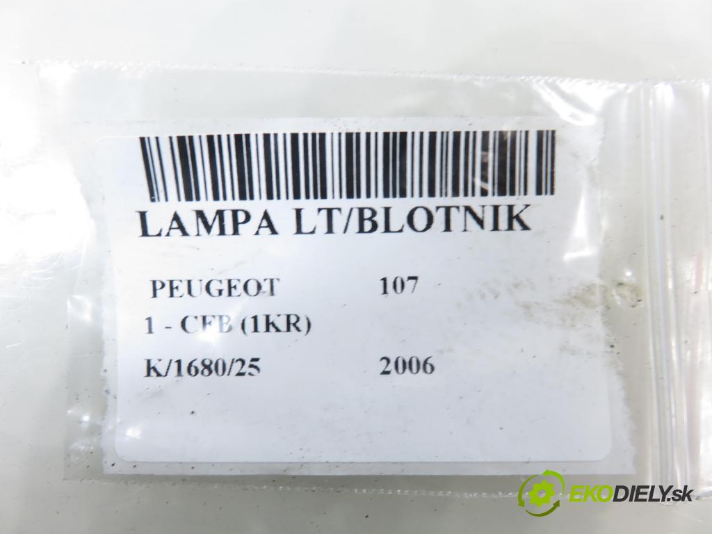 PEUGEOT 107 (PM_, PN_) HB 2006 50,00 1.0 68 - CFB (1KR) 998,00 Svetlo ľavé zadné 815600H040