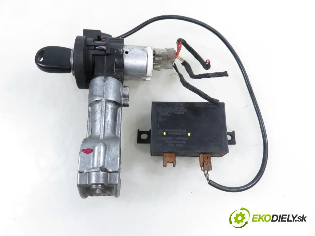 SKODA FELICIA I kombi (6U5) KOMBI 1999 47,00 1.9 D - AEF 1896,00 spinačka 441022221176 ; 1H0953257BB (Spínacia skrinka)