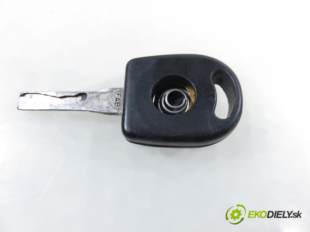 SKODA FELICIA I kombi (6U5) KOMBI 1999 47,00 1.9 D - AEF 1896,00 spinačka 441022221176 ; 1H0953257BB (Spínacia skrinka)