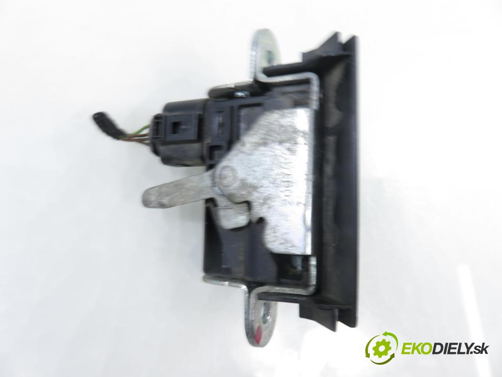SEAT IBIZA IV (6J5, 6P1) HB 2009 77,00 1.9 TDI - BLS 1896,00 zámok dverí kufor EL. 6J3827505