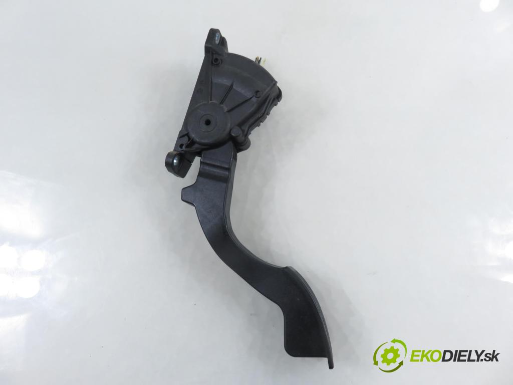 VOLVO V50 (MW) KOMBI 2006 100,00 2.0 D 136 - D 4204 T (PSA) 1997,00 Potenciometer plynu 4M519F836AH ; 6PV00864101 (Potenciometer plynového pedálu)