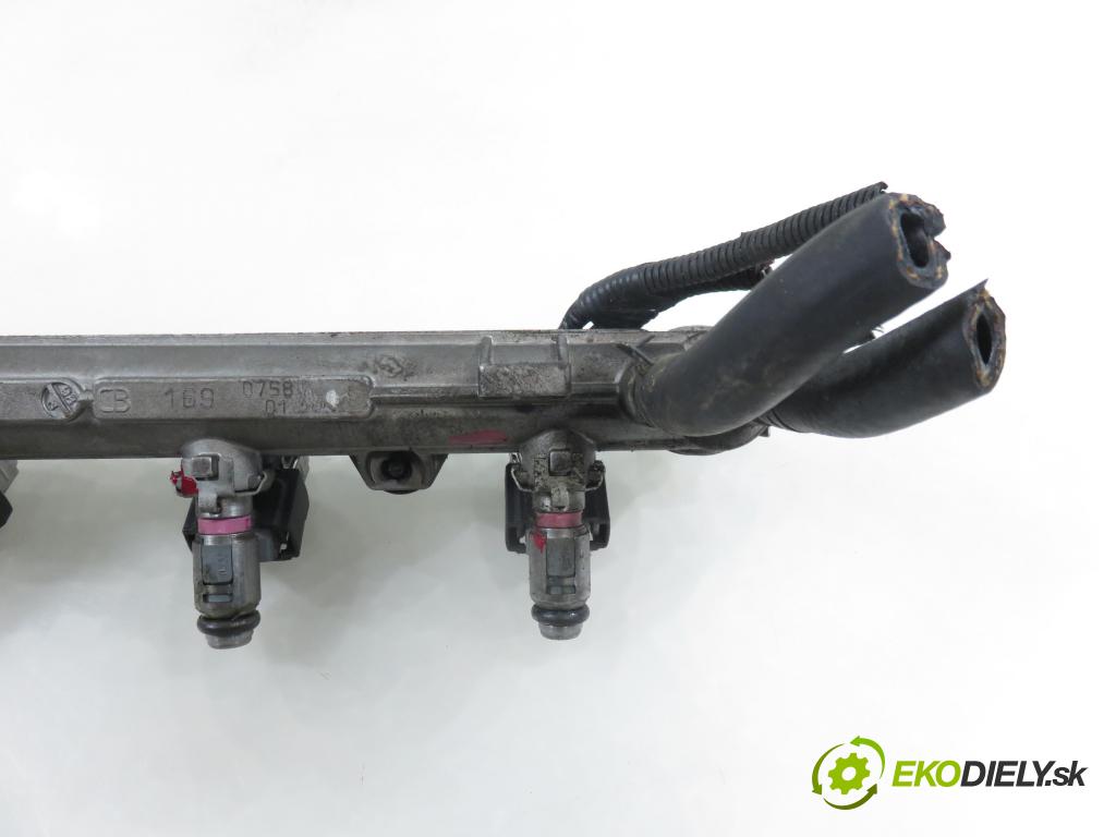 VW GOLF IV (1J1) HB 1998 55,00 1.4 16V - AHW 1390,00 Lišta vstrekovacia 036031C ; 036133319 (Vstrekovacia lišta)