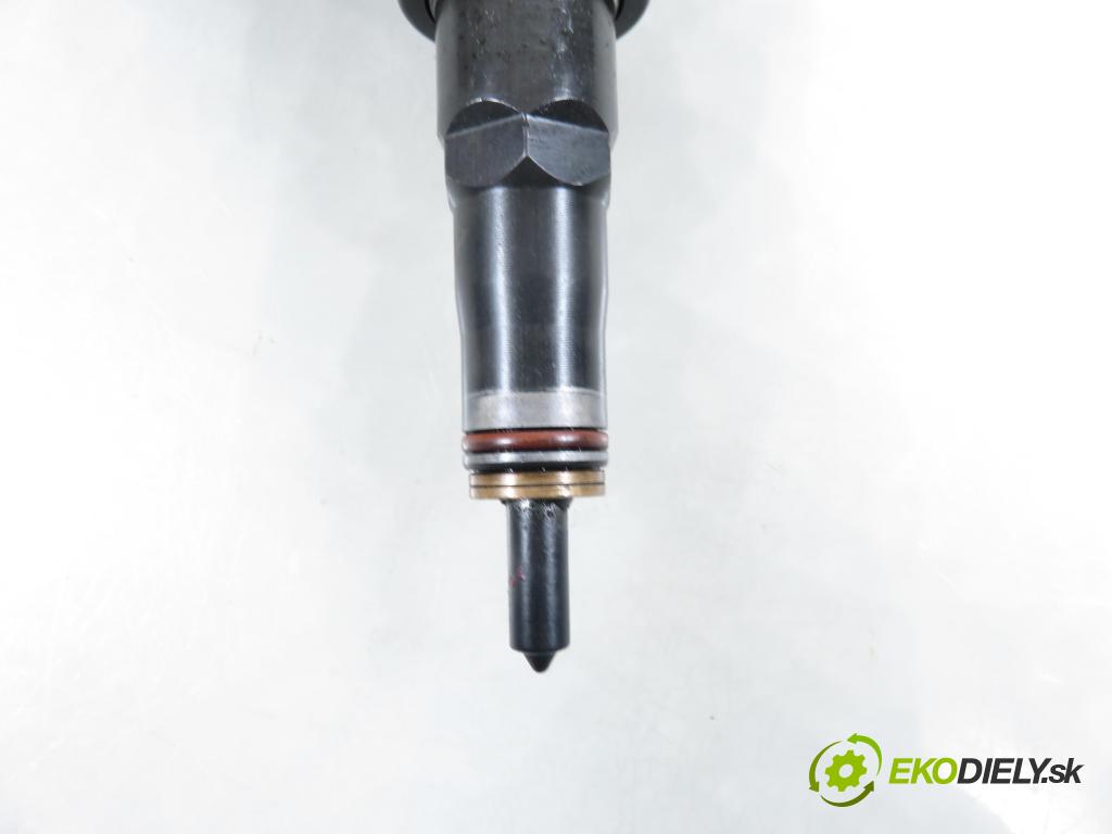 AUDI A4 (8E2, B6) SEDAN 2001 96,00 1.9 TDI PD 130 - AWX 1896,00 Vstrekovač 038130073AL ; 0414720039 (Vstrekovač paliva)