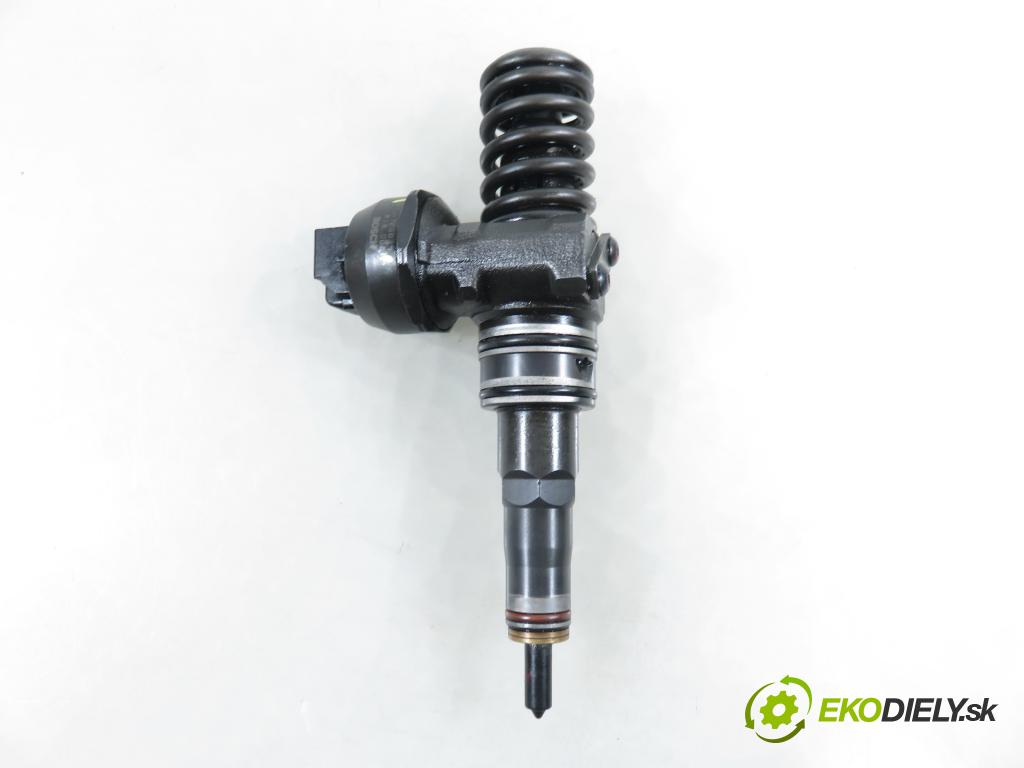 AUDI A4 (8E2, B6) SEDAN 2001 96,00 1.9 TDI PD 130 - AWX 1896,00 Vstrekovač 038130073AL ; 0414720039 (Vstrekovač paliva)