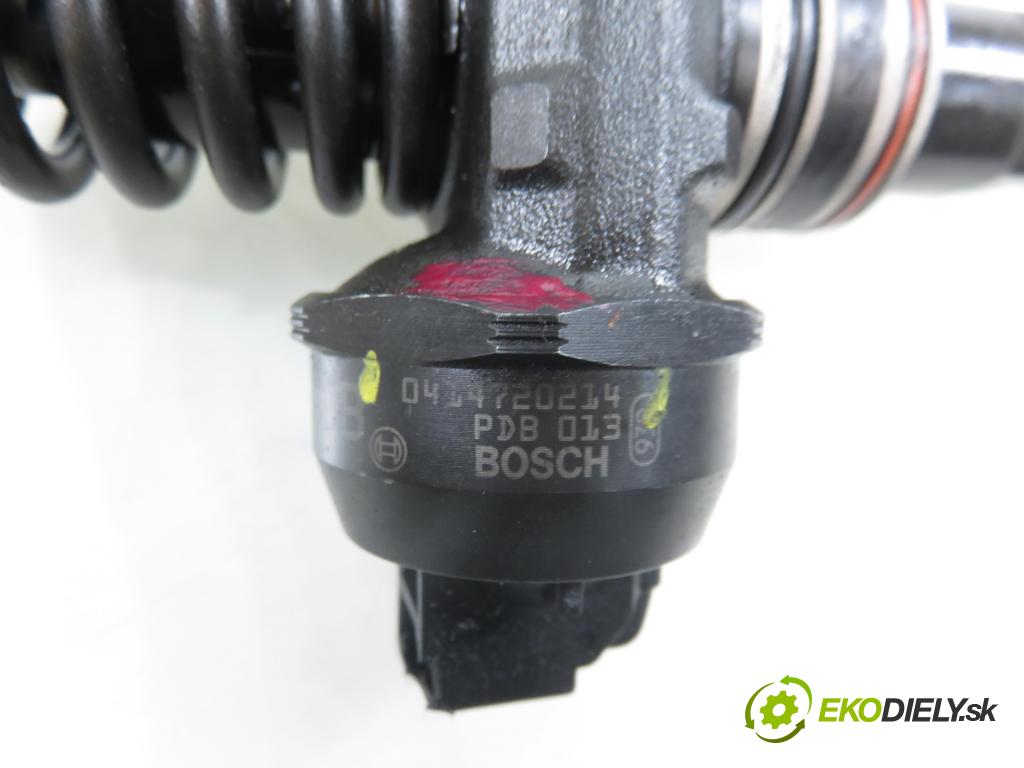 AUDI A4 (8E2, B6) SEDAN 2001 96,00 1.9 TDI PD 130 - AWX 1896,00 Vstrekovač 038130073AR ; 0414720214 (Vstrekovač paliva)