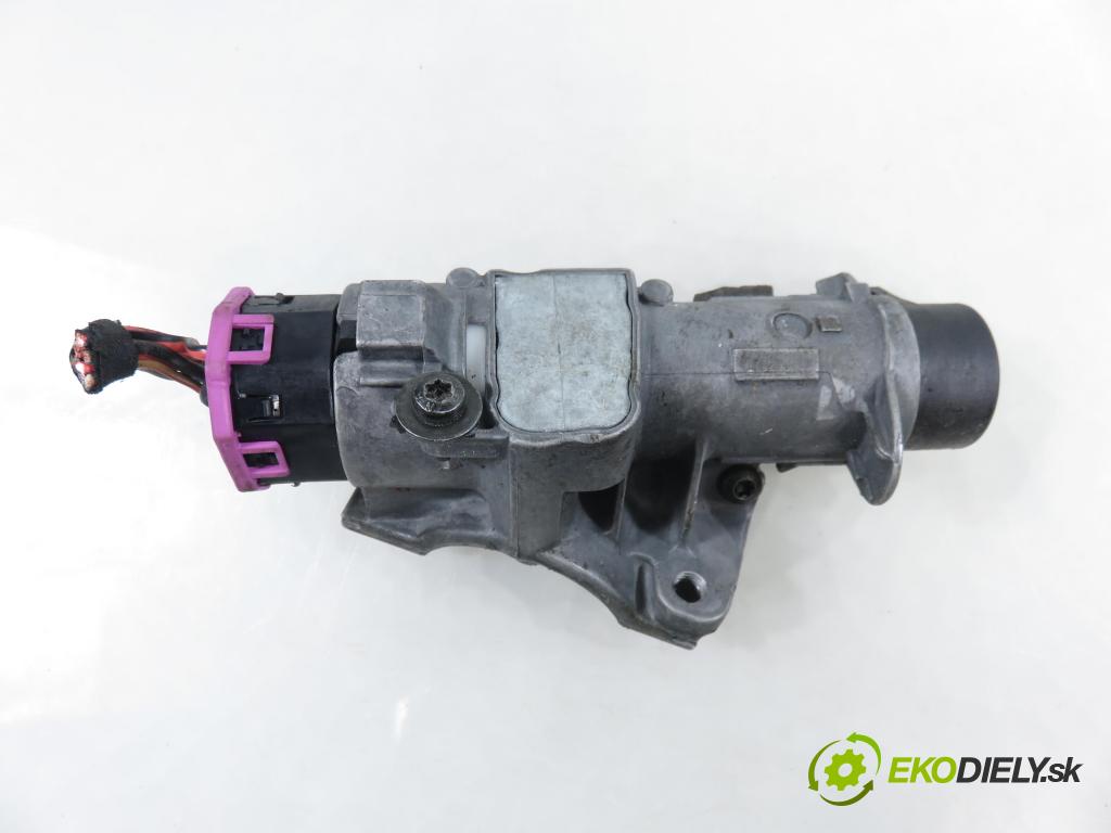 VW GOLF IV (1J1) HB 1998 55,00 1.4 16V - AHW 1390,00 spinačka 4B0905851C (Spínacia skrinka)