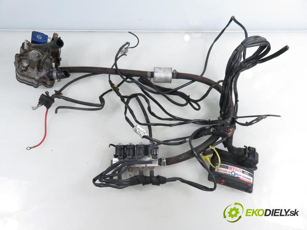 VW POLO (6N2) HB 2000 37,00 1.0 MPI 50 - AUC 999,00 LPG komplentny 67R014903 ; 67R010973
