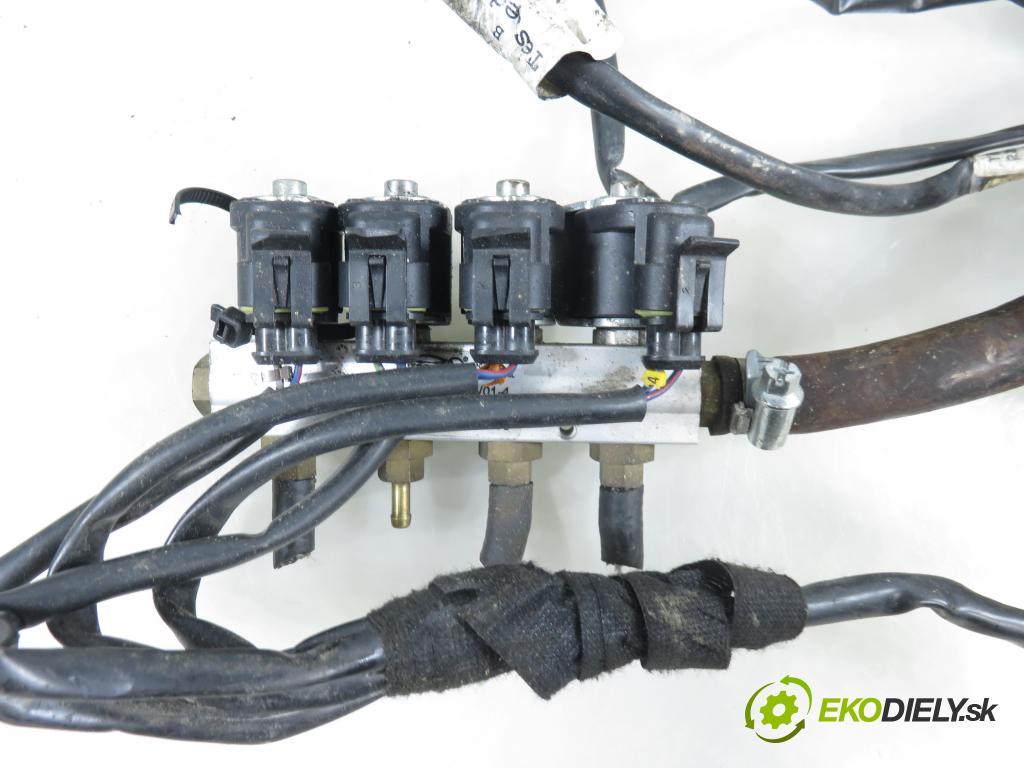 VW POLO (6N2) HB 2000 37,00 1.0 MPI 50 - AUC 999,00 LPG komplentny 67R014903 ; 67R010973