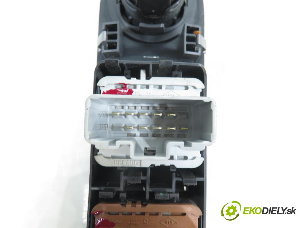 RENAULT ESPACE IV (JK0/1_) MINIVAN 2007 110,00 2.0 dCi 150 - M9R 740 1995,00 Panel ovládania okien 8200519355