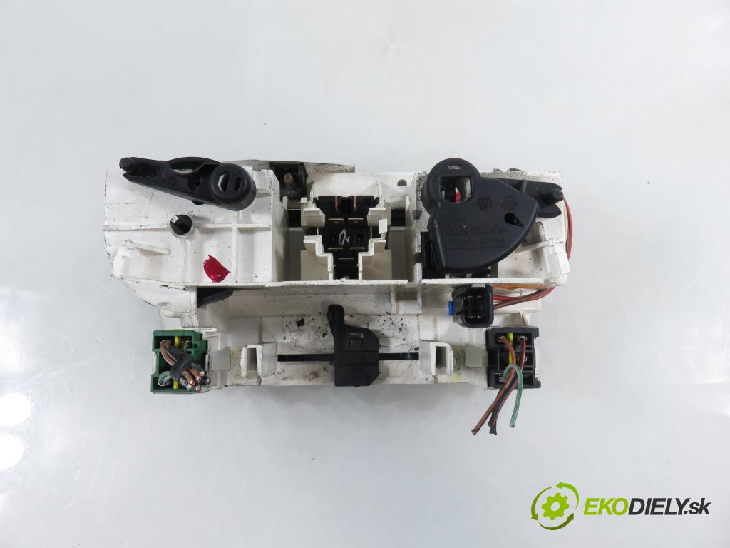 OPEL CORSA B (S93) HB 1998 48,00 1.2 i 16V - X 12 XE 1199,00 Panel kúrenia 90386823