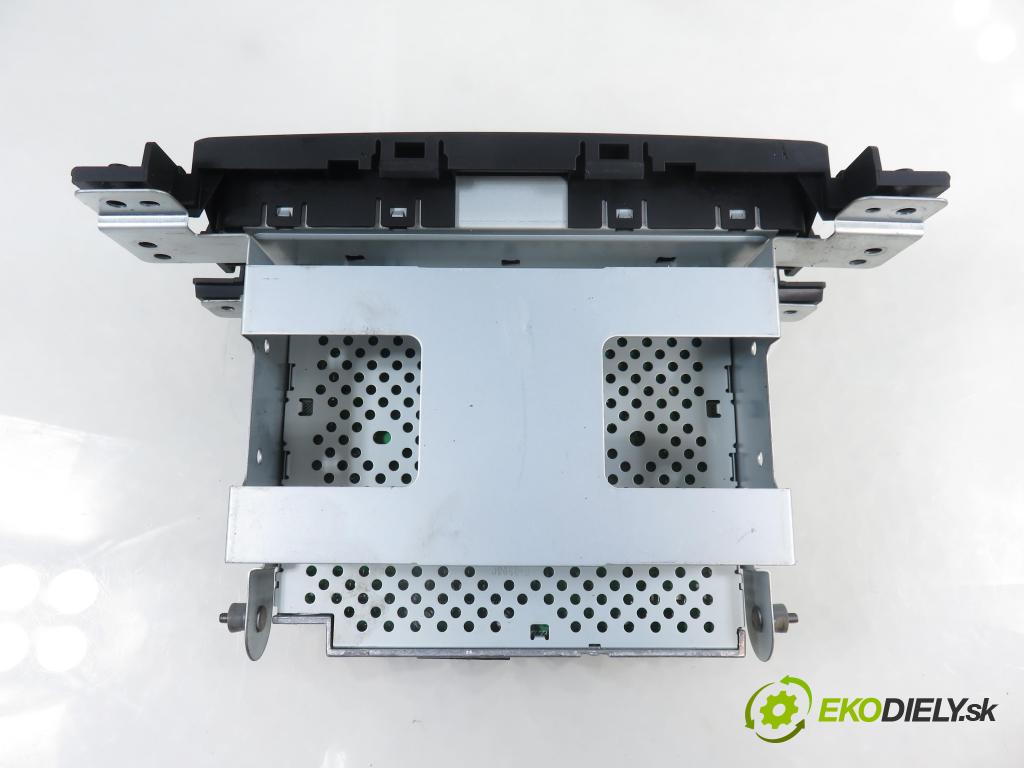 SUZUKI GRAND VITARA II (JT, TE, TD) SUV 2007 95,00 1.9 DDiS 129 4x4 - F9Q 264 1870,00 RADIO CD 3910165JD ; 3910165JD0