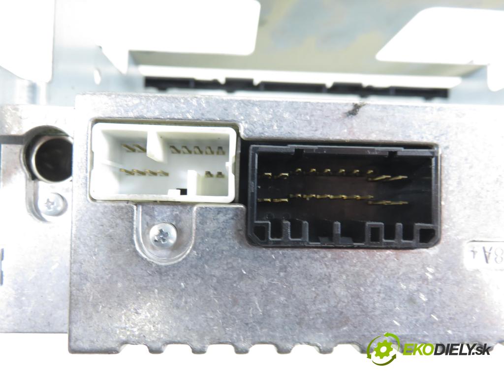 SUZUKI GRAND VITARA II (JT, TE, TD) SUV 2007 95,00 1.9 DDiS 129 4x4 - F9Q 264 1870,00 RADIO CD 3910165JD ; 3910165JD0