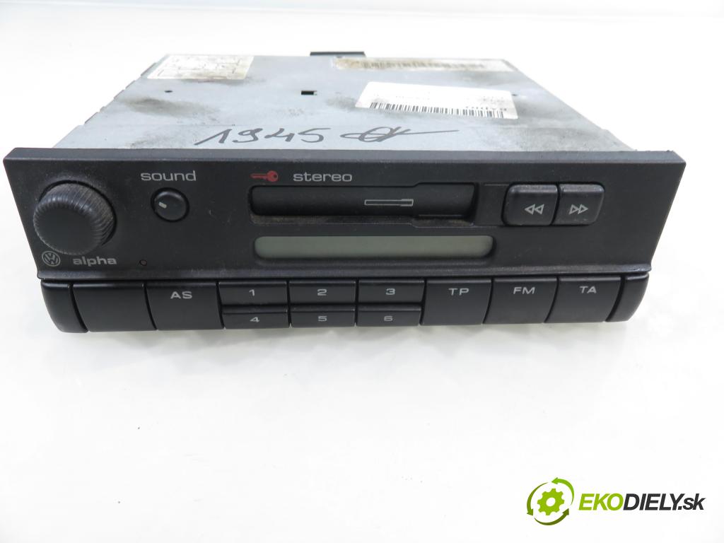 VW POLO (6N1) HB 1998 40,00 1.4 55 1390,00 RADIO 3B0035156