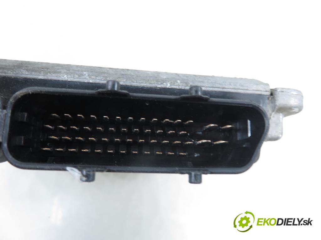 AUDI A3 (8L1) HB 1997 81,00 1.9 TDI - ASV 1896,00 Riadiaca jednotka Motor 038906018BB ; 0281001757