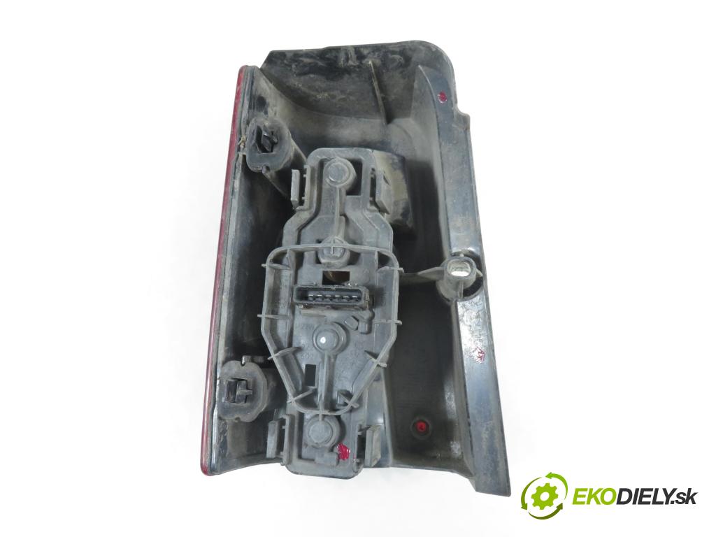 PEUGEOT PARTNER Combispace (5F) KOMBIVAN 2004 66,00 2.0 HDI - RHY (DW10TD) 1997,00 Svetlo pravé zadné 9625292180