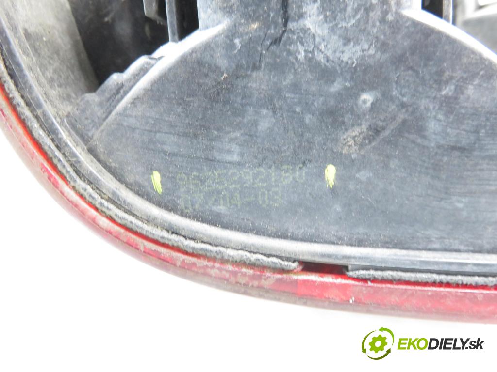 PEUGEOT PARTNER Combispace (5F) KOMBIVAN 2004 66,00 2.0 HDI - RHY (DW10TD) 1997,00 Svetlo pravé zadné 9625292180