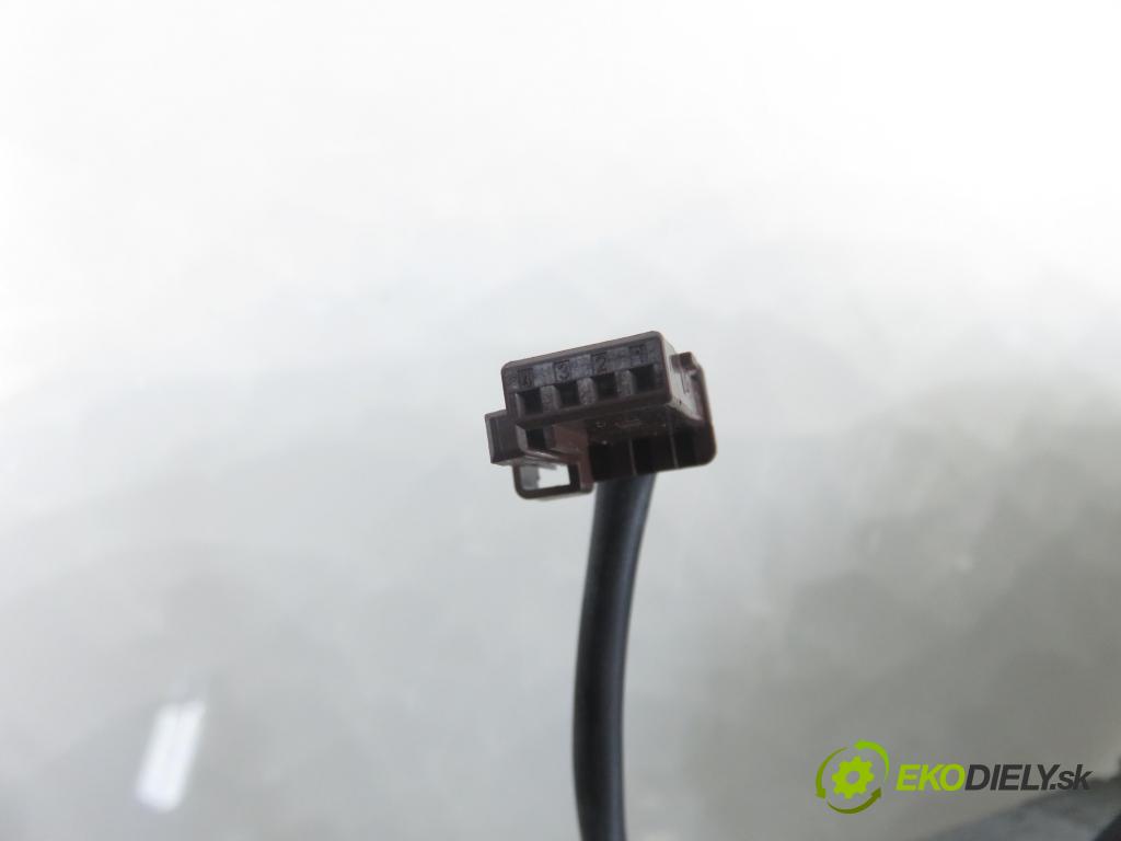 CITROEN C3 II (SC_) HB 2010 0,00 1.6 HDi 90 - 9HX (DV6ATED4) 1560,00 spinačka N0503451 ; N0502455 ; 9663123380 (Spínacia skrinka)