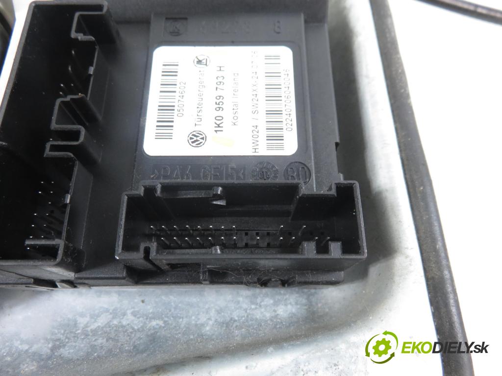 VW GOLF V (1K1) HB 2005 55,00 1.4 16V - BCA 1390,00 mechanismus oken 3D 1K0959793H
