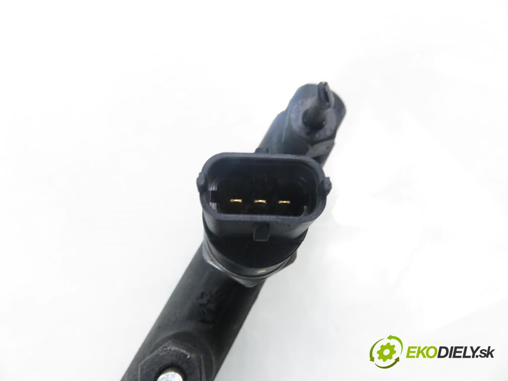 RENAULT LAGUNA II (BG0/1_) LIFTBACK 2002 88,00 1.9 dCi 120 - F9Q 750 1870,00 Lišta vstrekovacia 0445214024 ; 7700114017 ; 0281002405 (Vstrekovacia lišta)