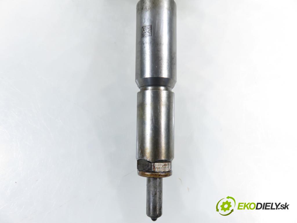 FORD FOCUS II (DA_, HCP) HB 2009 85,00 1.8 TDCi 115 - KKDA 1753,00 vstrekovač 4M5Q9F593AD (Vstrekovač paliva)