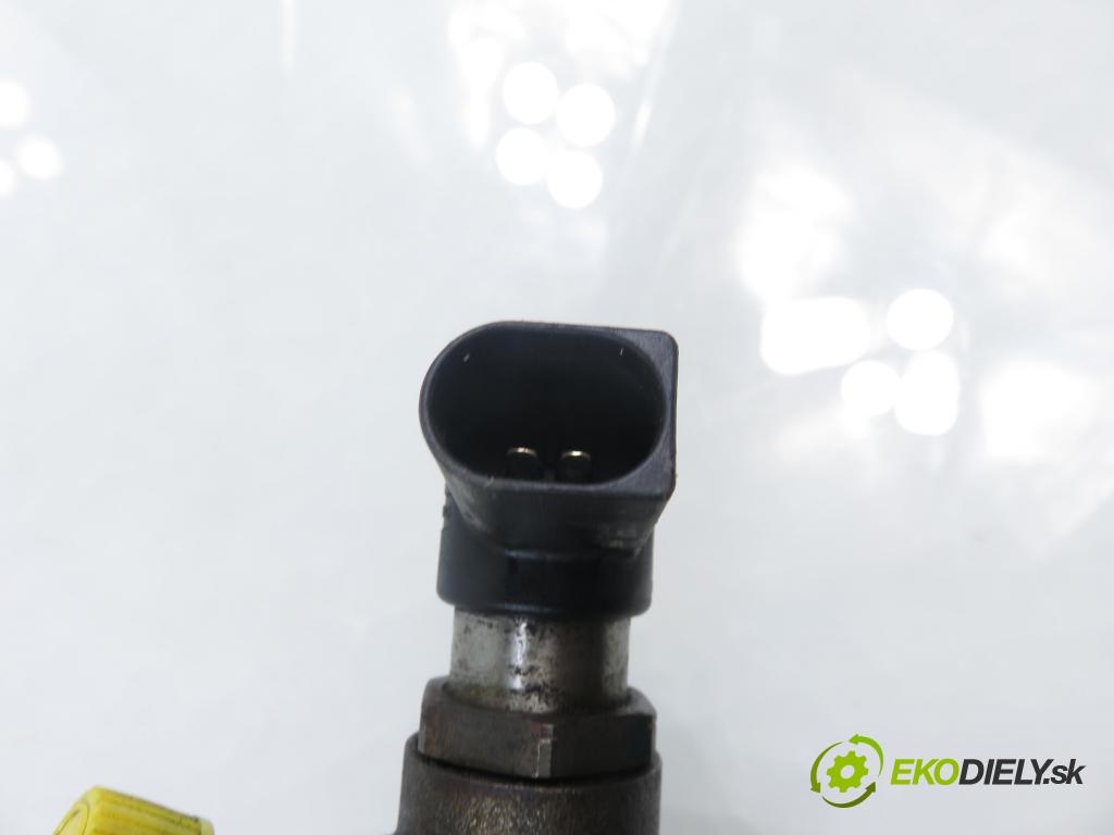 FORD FOCUS II (DA_, HCP) HB 2009 85,00 1.8 TDCi 115 - KKDA 1753,00 vstrekovač 4M5Q9F593AD (Vstrekovač paliva)