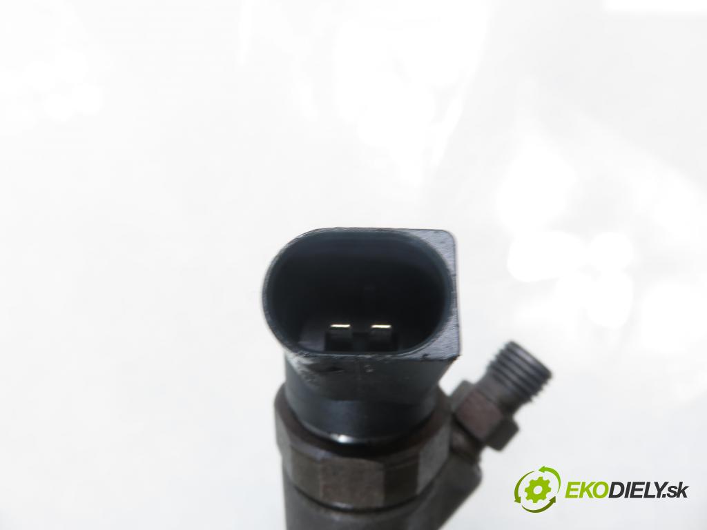 SMART FORTWO Coupe (450) HB 2004 30,00 0.8 CDI (450.300, 450.301, 450.302, 450.303, 450.3 799,00 vstrekovač 0445110023 ; 6600700187 (Vstrekovač paliva)