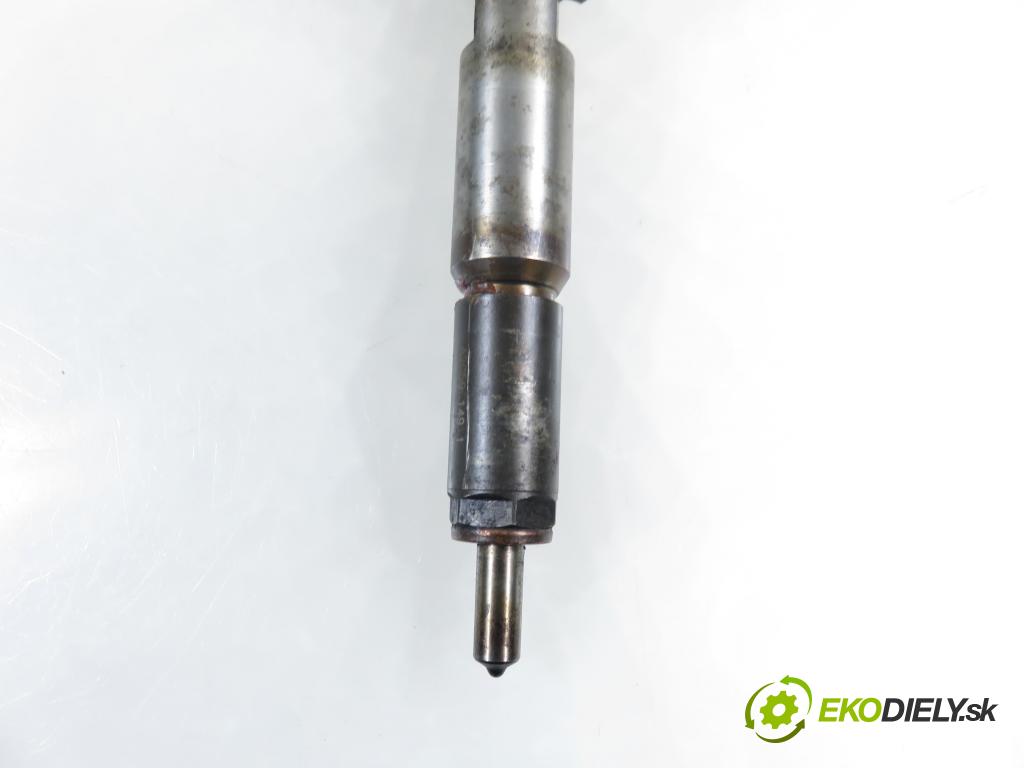 FORD FOCUS II (DA_, HCP) HB 2009 85,00 1.8 TDCi 115 - KKDA 1753,00 vstrekovač 4M5Q9F593AD (Vstrekovač paliva)