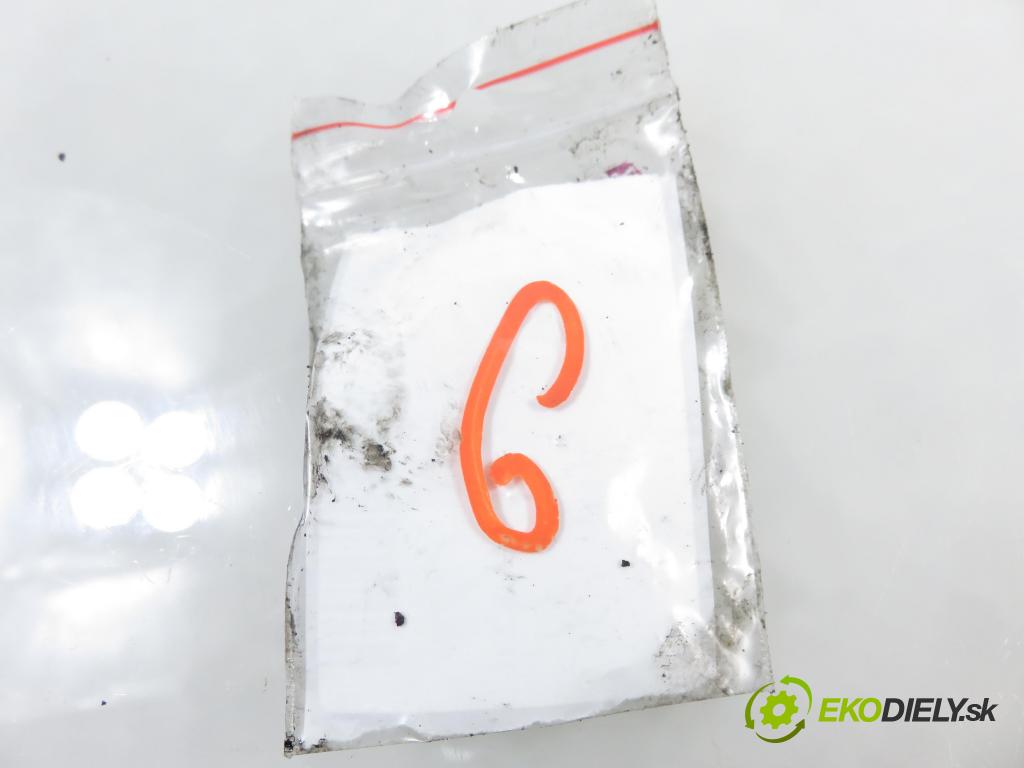 FORD FOCUS II (DA_, HCP) HB 2009 85,00 1.8 TDCi 115 - KKDA 1753,00 vstrekovač 4M5Q9F593AD (Vstrekovač paliva)