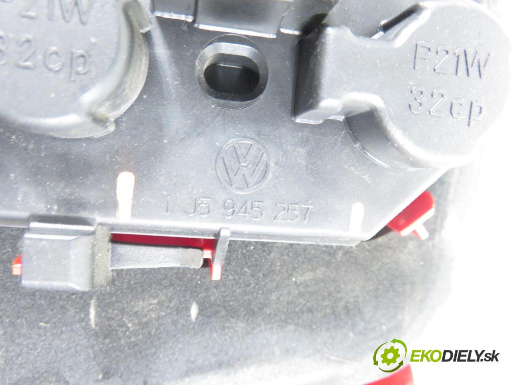 VW BORA (1J2) SEDAN 1999 66,00 1.9 TDI - AGR 1896,00 světlo levé zadní 1J5945257